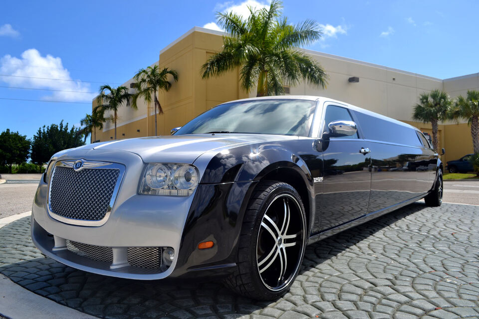 chrysler 300 limo rental